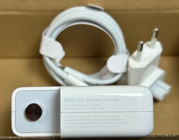 Apple 96W USB-C Power Adapter Apple 96W USB-C Power Adapter